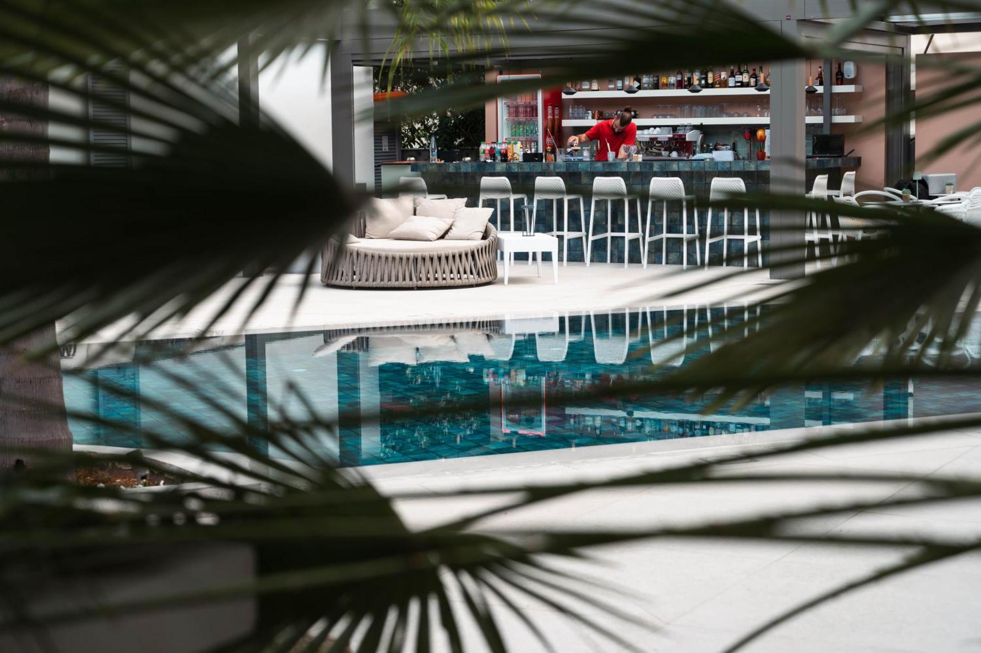 Flisvos Royal Hotel & Suites โตโล ภายนอก รูปภาพ