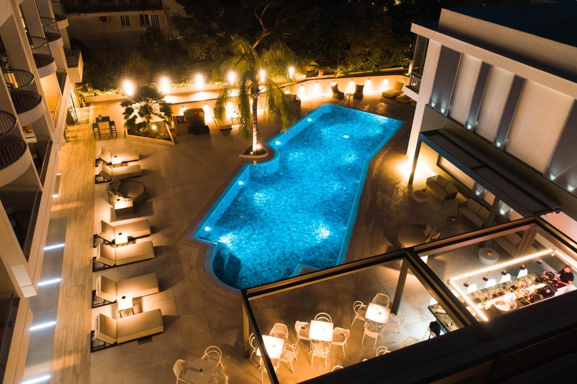Flisvos Royal Hotel & Suites โตโล ภายนอก รูปภาพ
