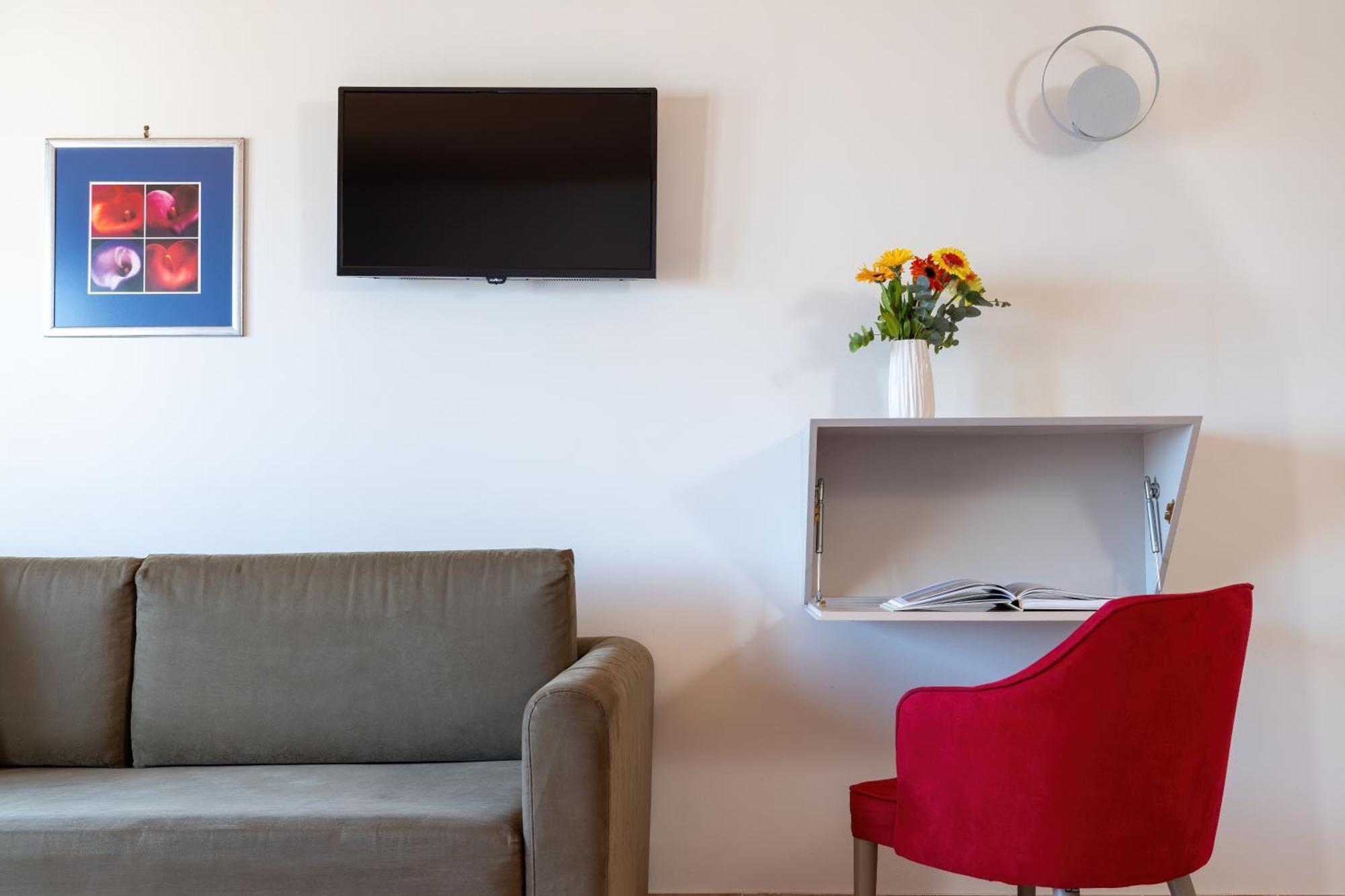 Flisvos Royal Hotel & Suites โตโล ภายนอก รูปภาพ