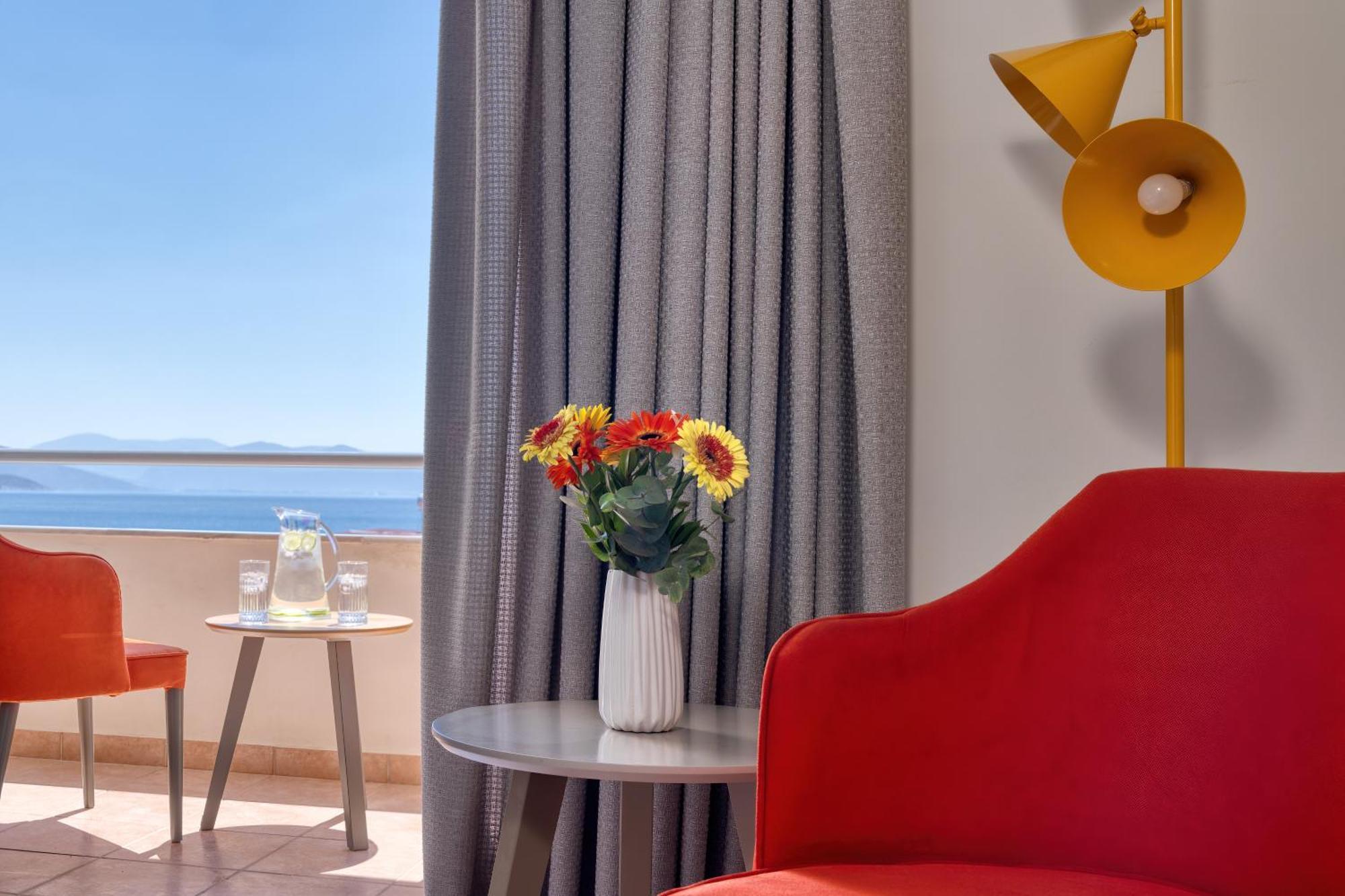 Flisvos Royal Hotel & Suites โตโล ภายนอก รูปภาพ