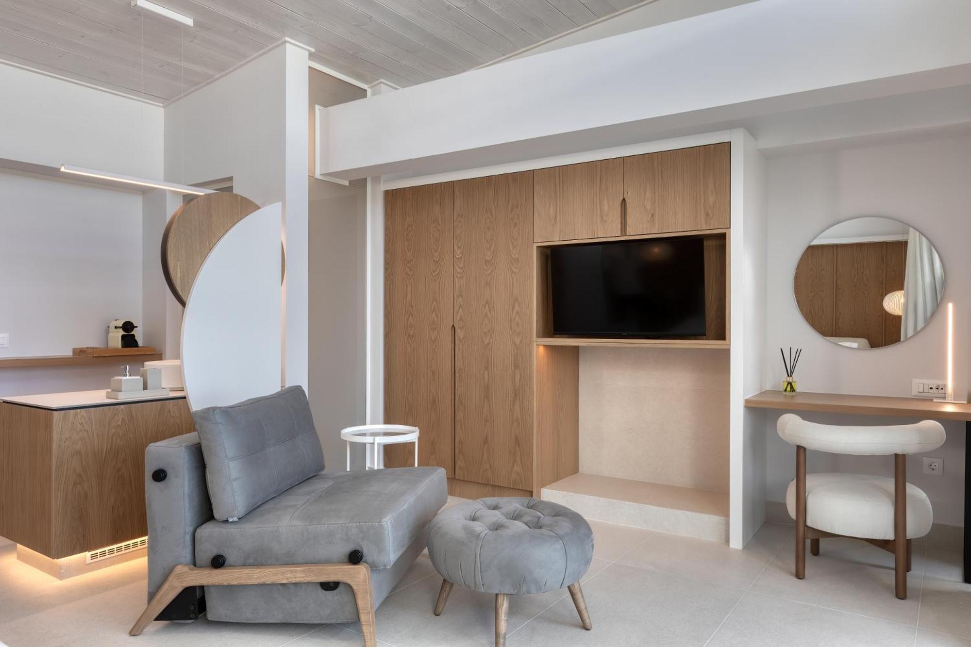Flisvos Royal Hotel & Suites โตโล ภายนอก รูปภาพ