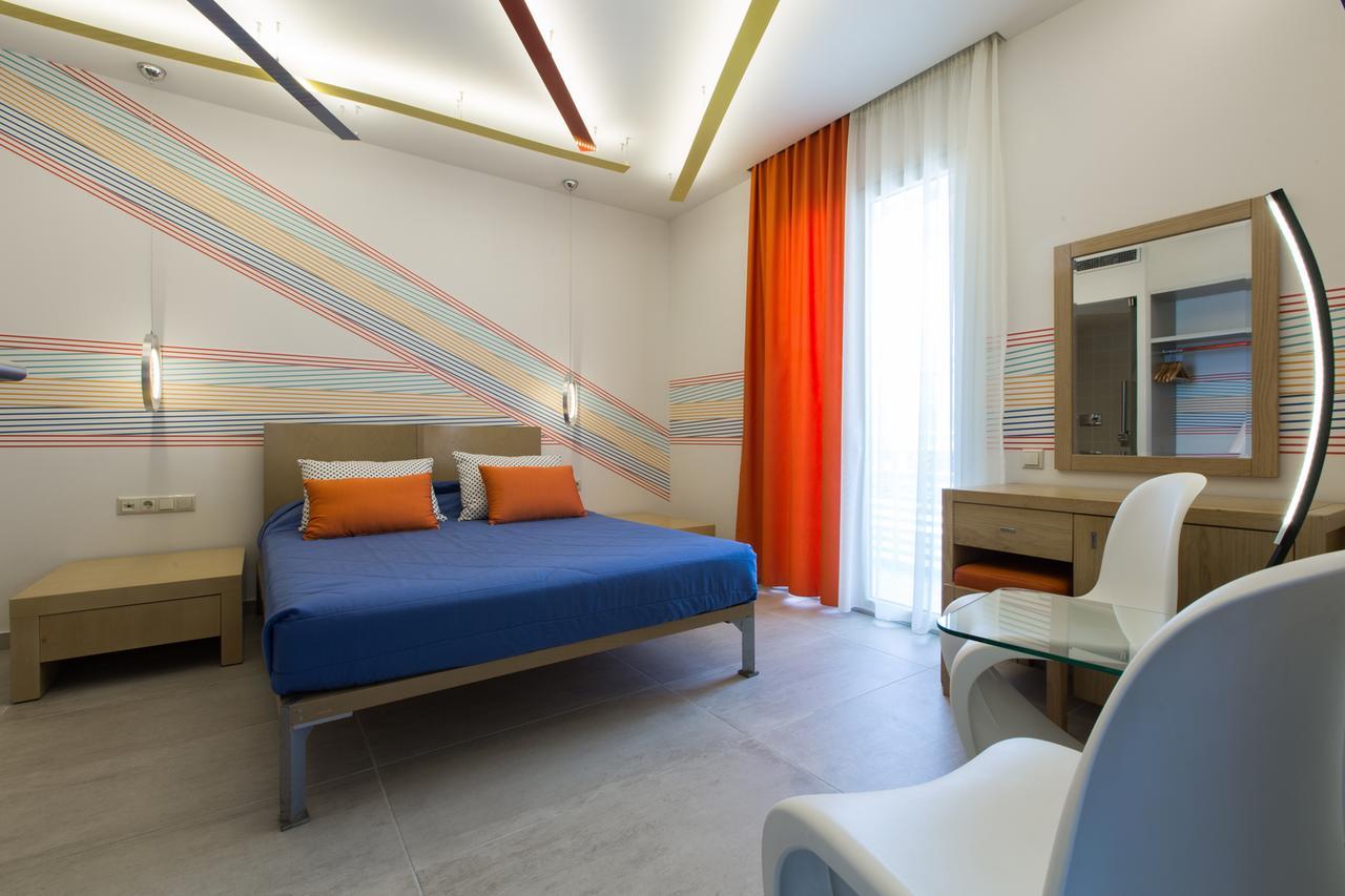 Flisvos Royal Hotel & Suites โตโล ภายนอก รูปภาพ